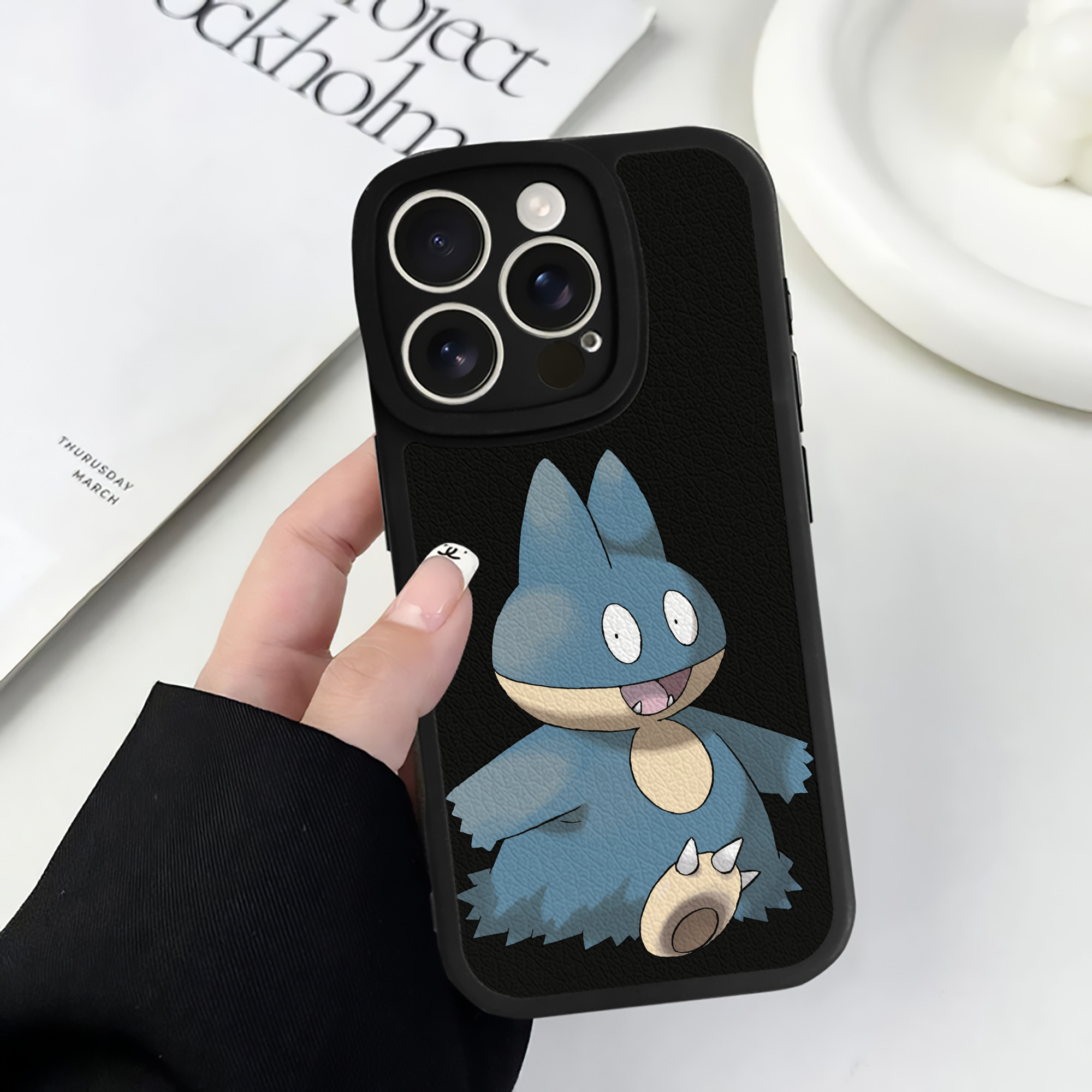 （画像用） ポケットモンスター Pokémon 【iPhone 16シリーズ対応】シリコンスマホケース（レザー調） 材質：シリコン